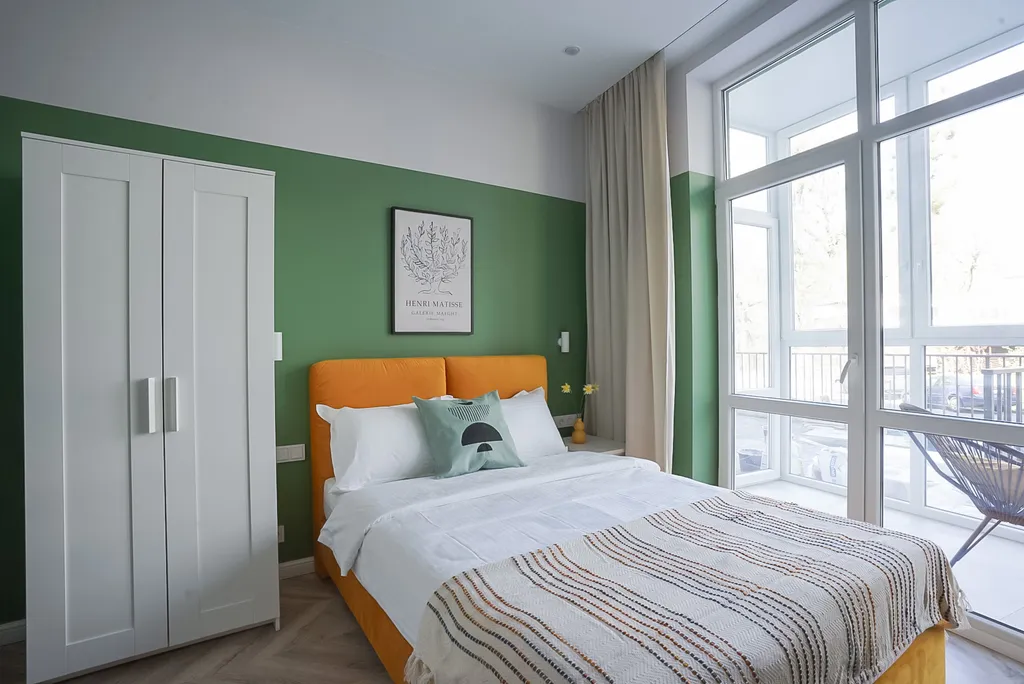 Квартира Квартира Яркая студия с террасой Изумруд у парка в центре города — Калининград