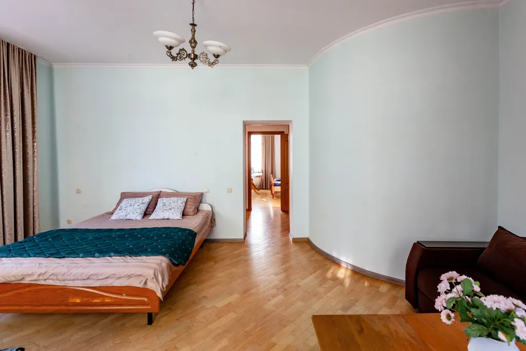 Уютный дом в центре города