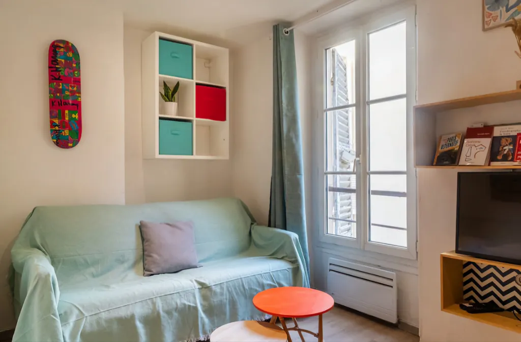 Уютная студия около метро