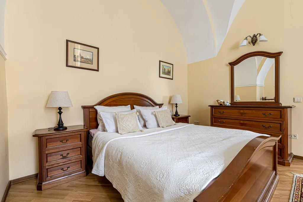 Квартира delux с 4 спальнями и парковкой у Эрмитажа