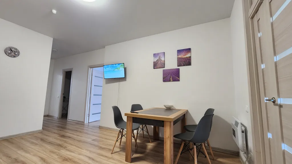 Евротрешка с терассой и выходом на бассеин