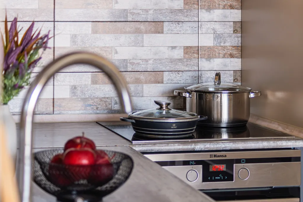 Квартира с витражными окнами в центре