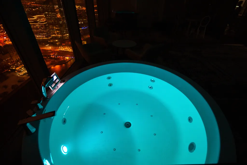 Apartaments jacuzzi 11 floor 48