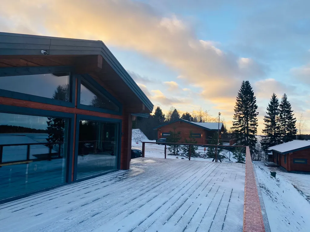 Дом на озере в Ahpoila Villas, коттедж с 4-мя спальнями Grand — аренда посуточно в Петрозаводск