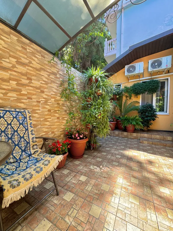 Дом в центре Адлера на набережной