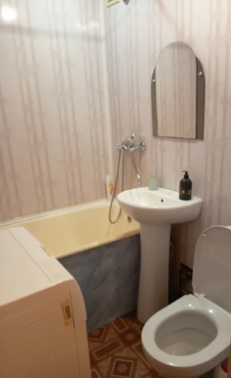 Двухкомнатная квартира посуточно на ул. Мурманская 27.