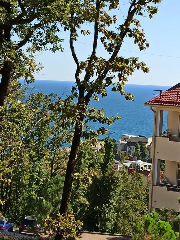 Двухкомнатная квартира у моря с немноголюдным пляжем