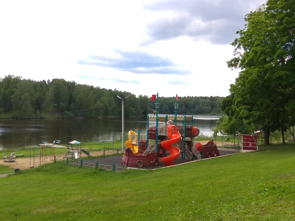 Дом с террасой, сауной рядом с лесом и пляжами