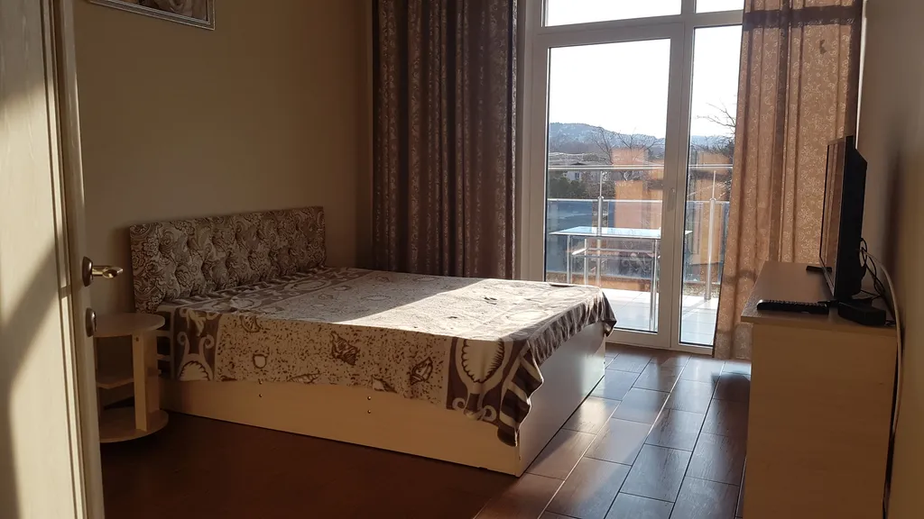 Двухкомнатная квартира на берегу моря