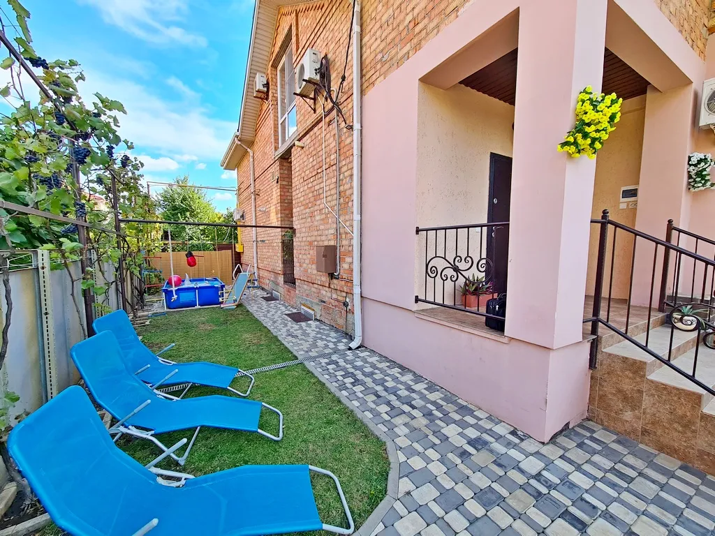 Коттедж у моря, детская территория, костровая чаша, до 11 человек.