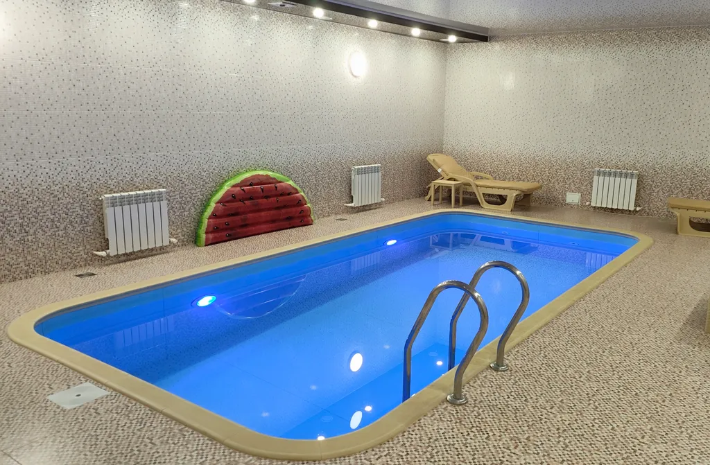 Сауна с бассейном в отдельном доме в пригороде