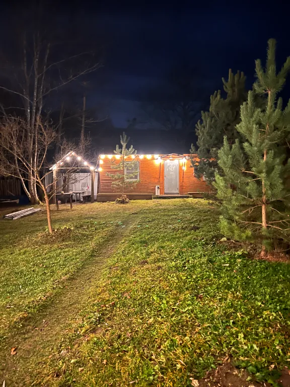 Двухкомнатный домик с видом на озеро