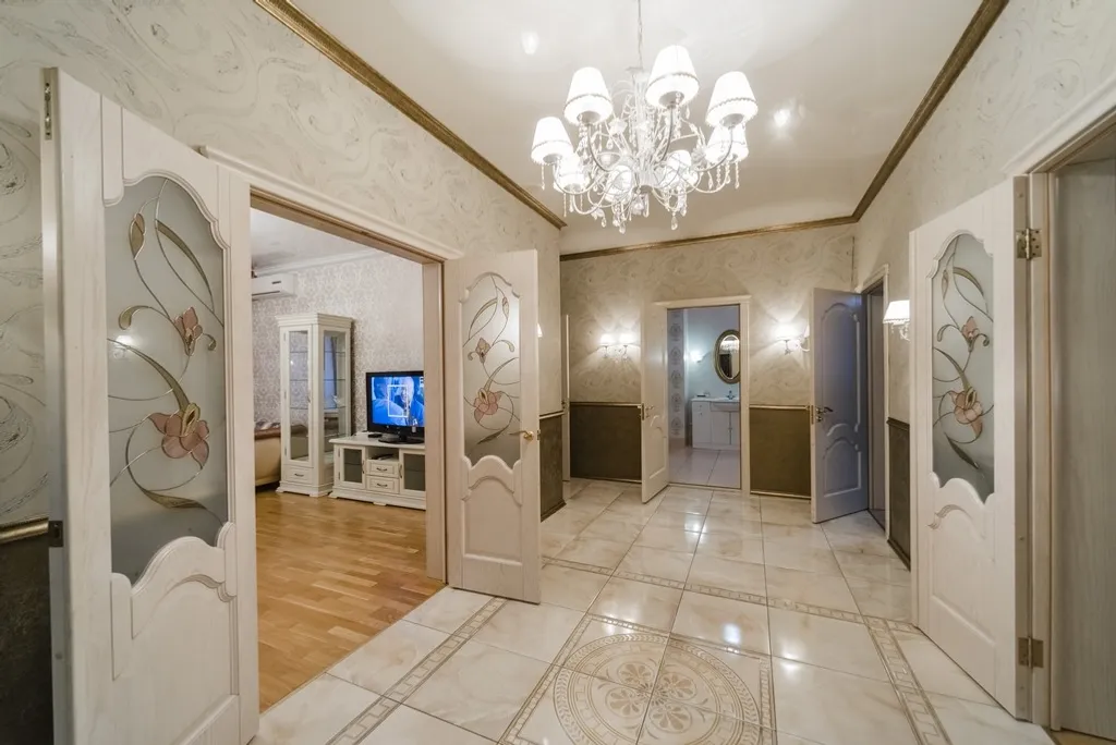 4-комнатная квартира в центре рядом с ОГУ, ТЦ Восход