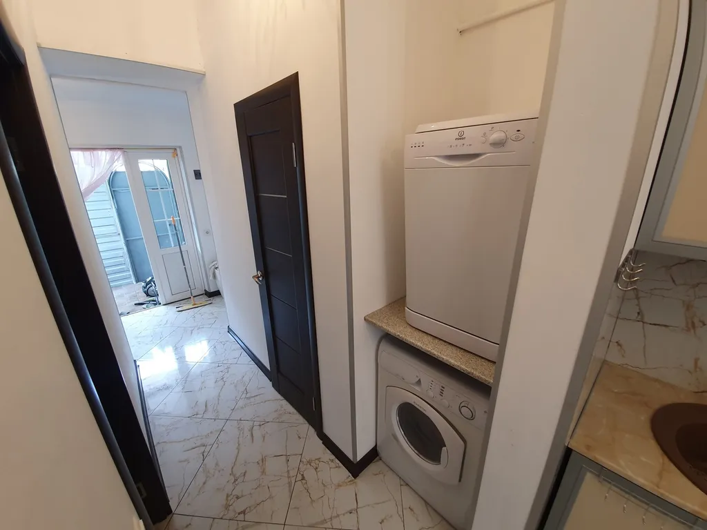 Домик с чудным зелёным двориком