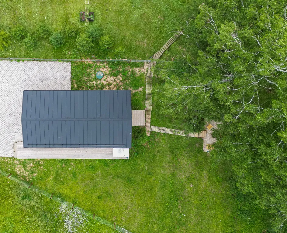 Атмосферный дом с баней в лесу