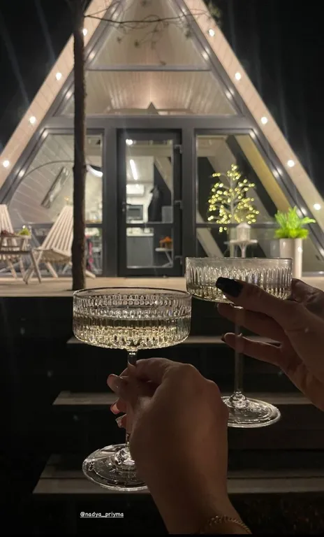 Уютный треугольный дом в 25 км от Минска с горячей купелью в лесу