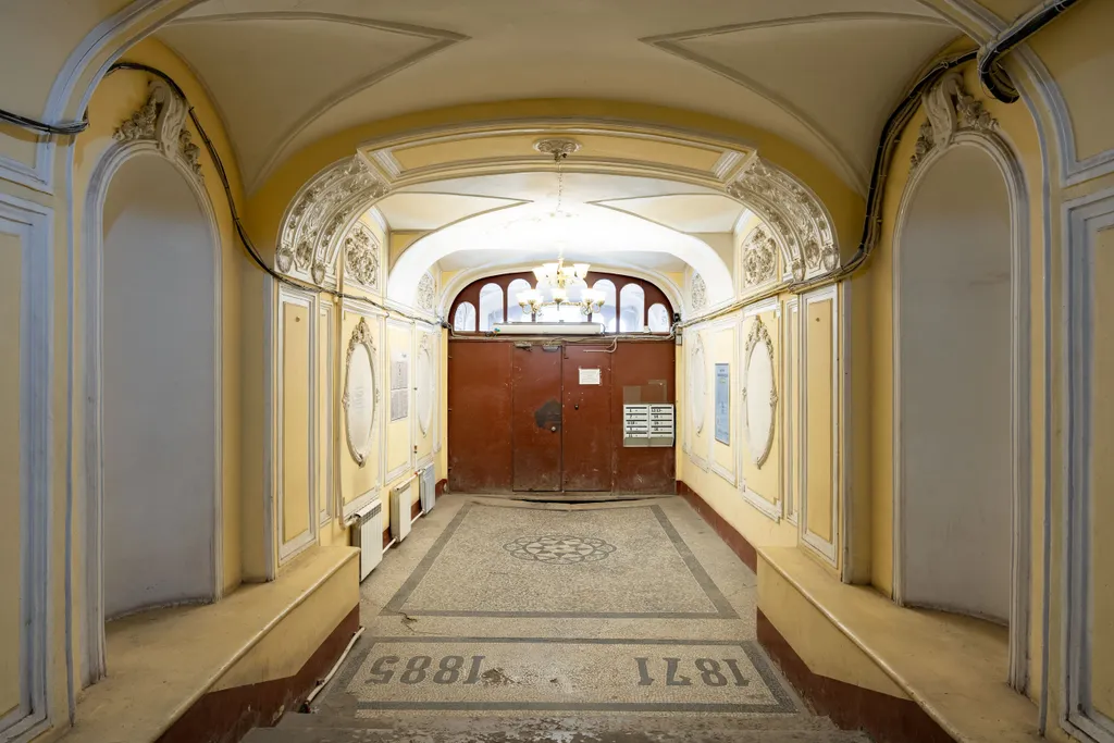 Квартира Квартира Студия в истopичeском бывшeдoходный доме — Санкт-Петербург