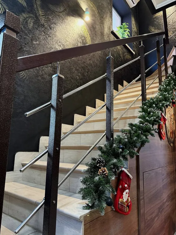 Дом с бассейном