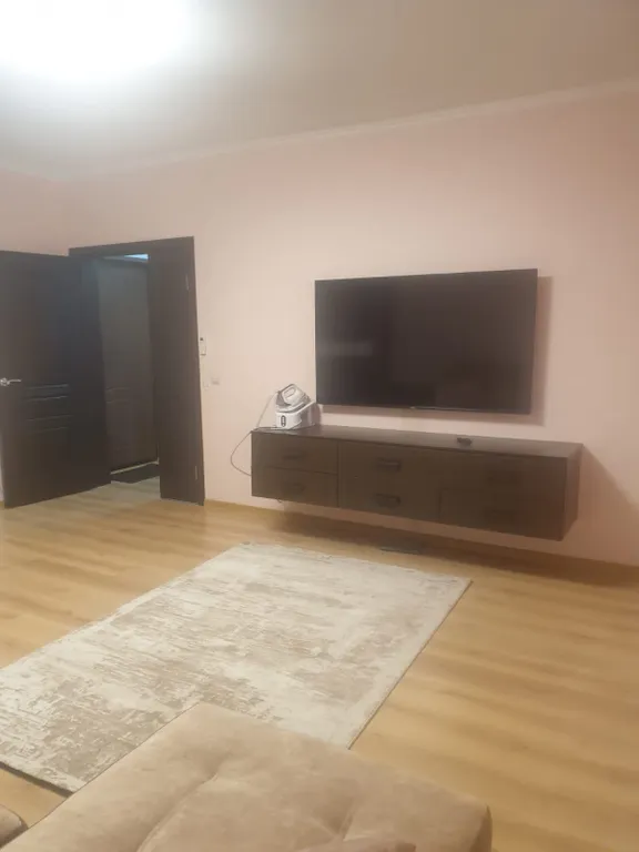 Собственник:89242850870