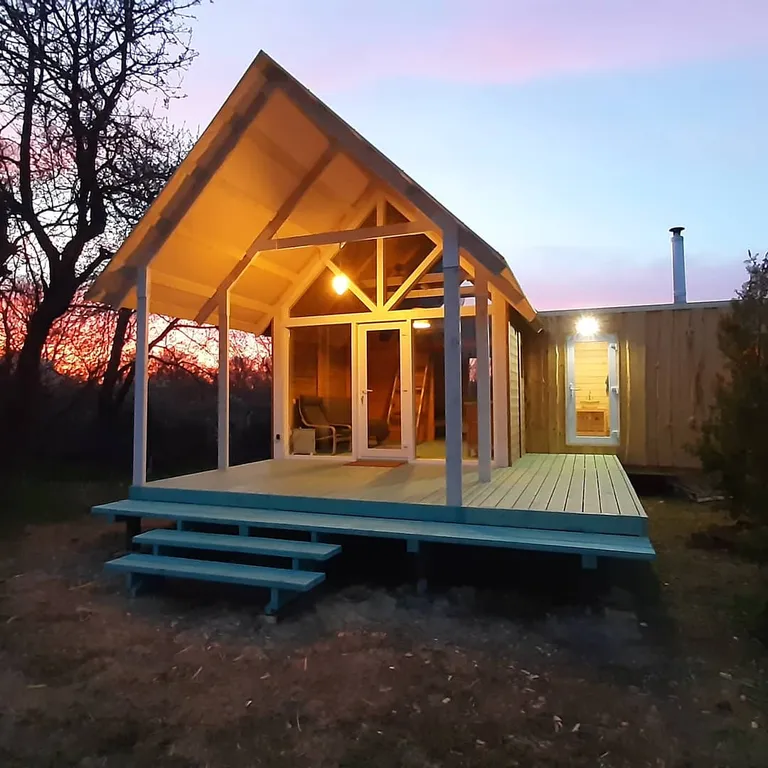 Уютный эко-дом у горной речки