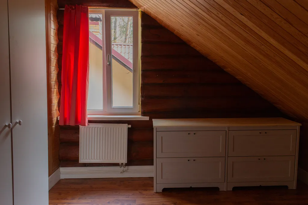 Дом в соснах