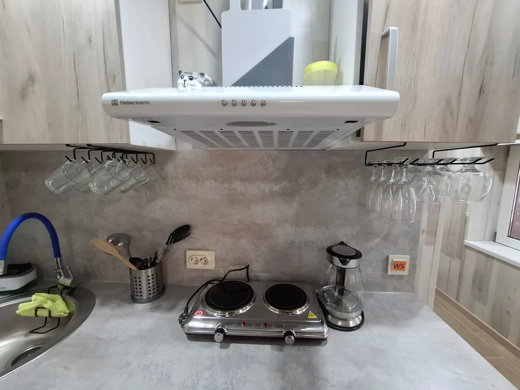 Уютный, комфортный для проживания на берегу озера, в зелени и тишине