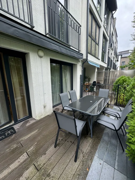 Уютная студия с террасой