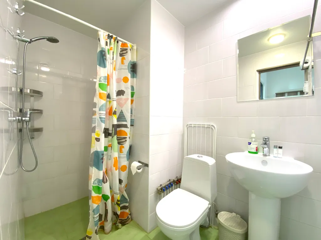 Идеальный выбор: чистая современная квартира-студия в современном доме