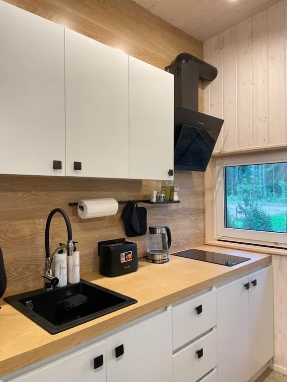 Коттедж Домик в лесу у озера для семейного отдыха — Турбаза Чайка