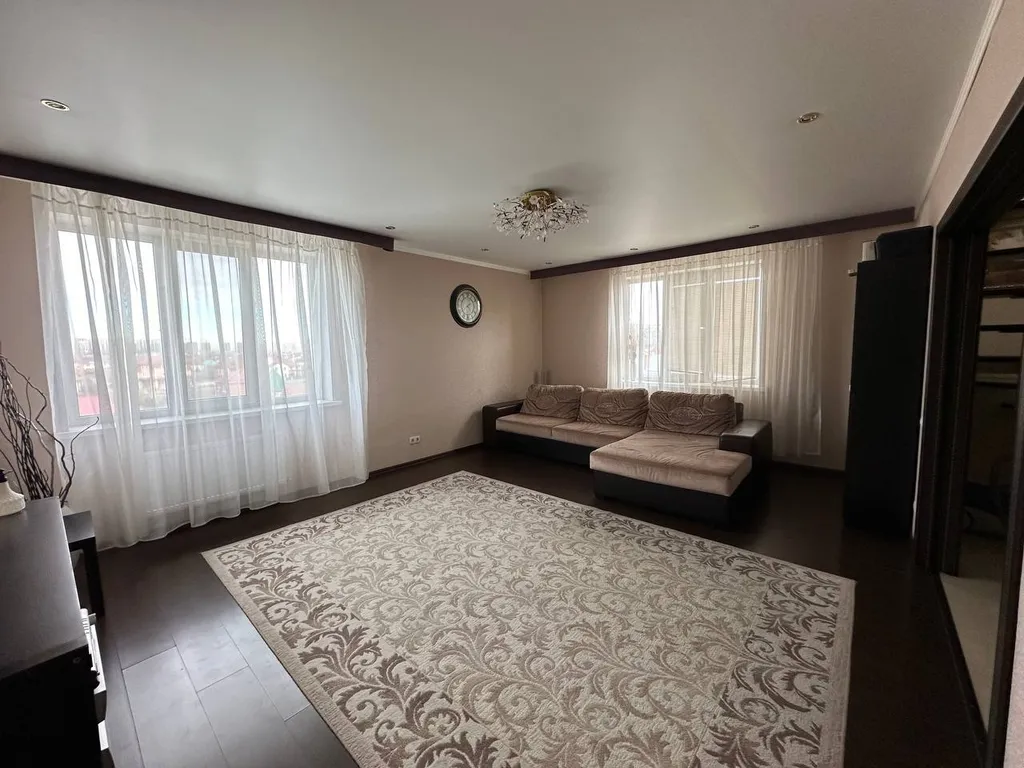 Просторная квартира в трёх кварталах от парка Галицкого