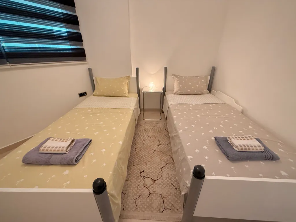 Трехкомнатная квартира на первой береговой линии