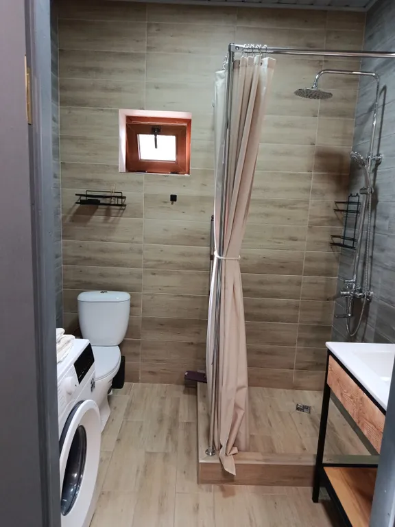 Дом из двух комнат в зелёной зоне