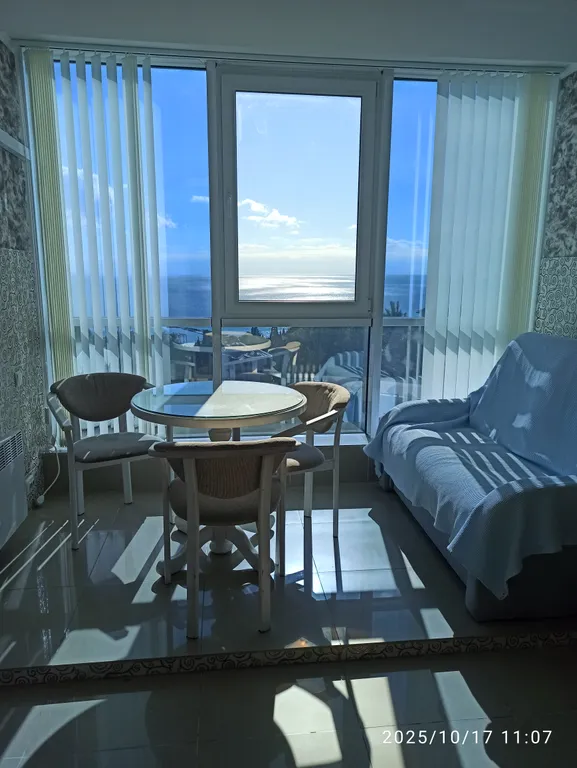 Квартира Квартира с потрясающим видом на море в элитном доме — Алушта