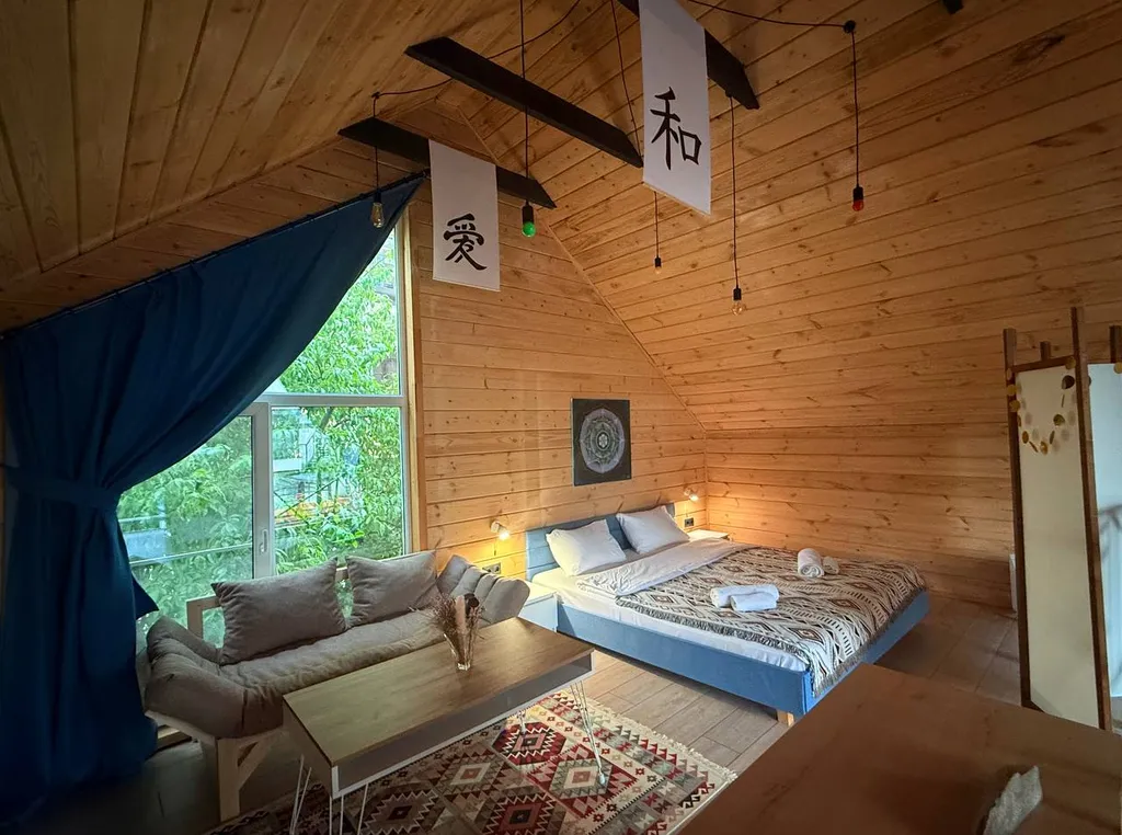 Дом Света с видом на горы в аутентичном пространстве Sunsvet