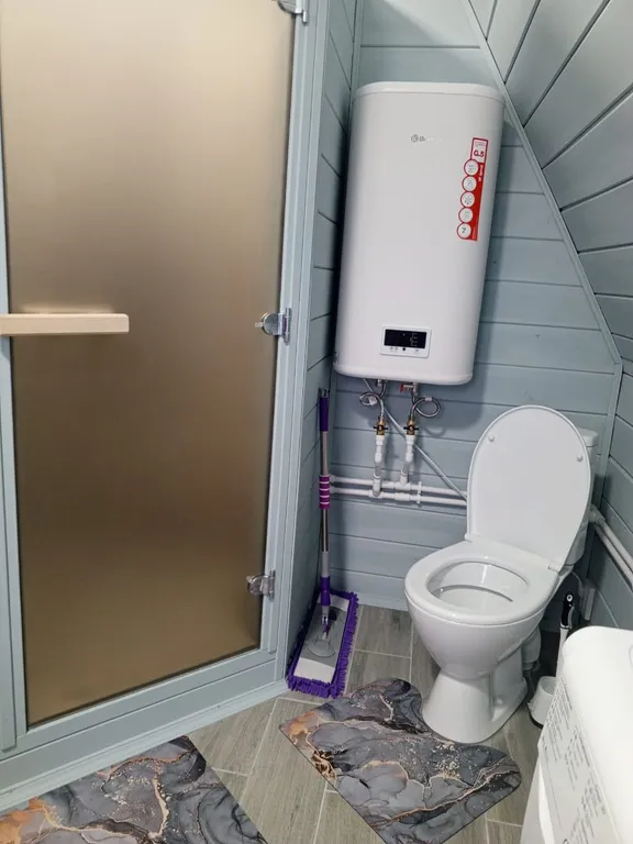 Новый дом на берегу реки