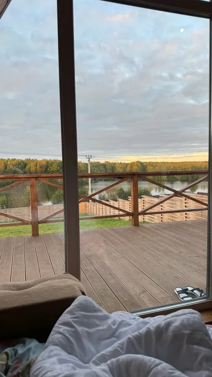 Уютный дом с видом на реку