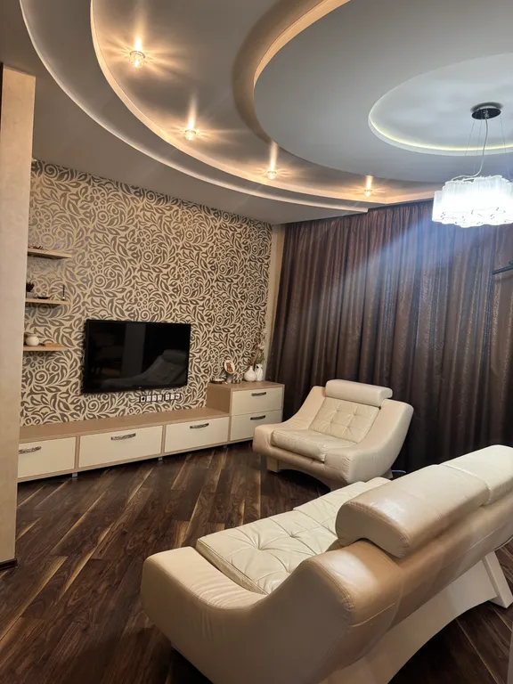 Элитная квартира с джакузи и прекрасным видом на город в самом центре