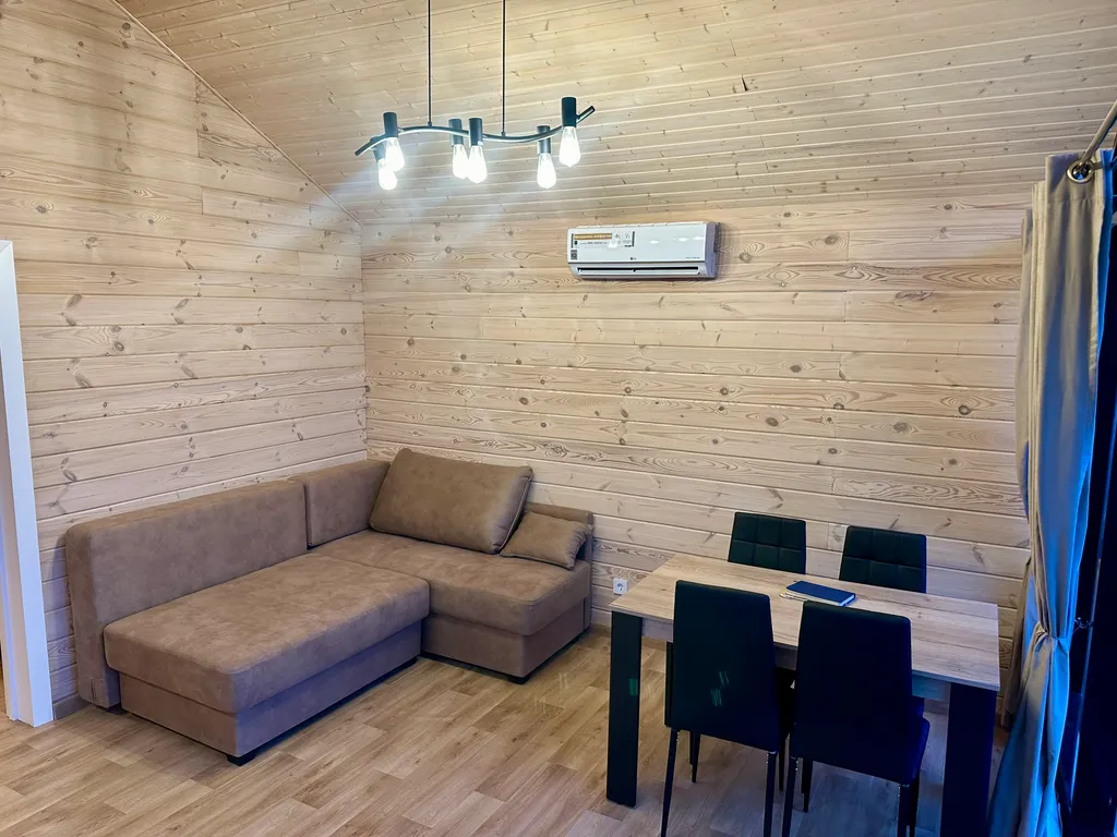 Домик на берегу моря