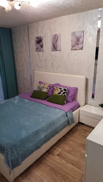 Уютная квартира около больницы Середавина