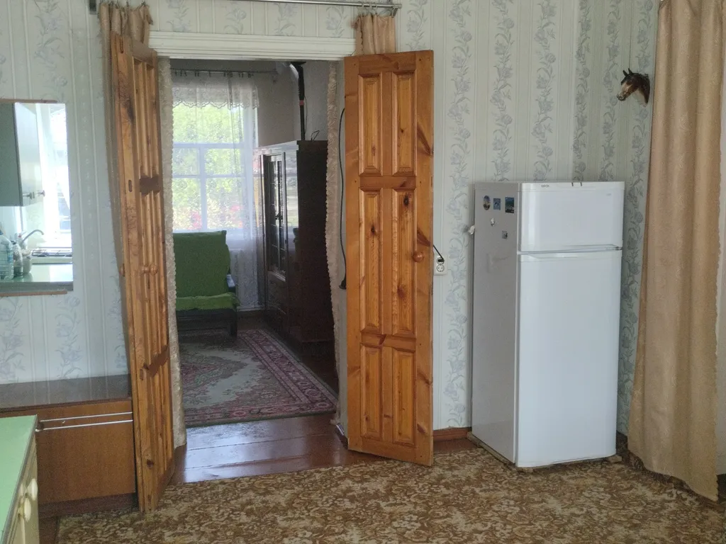 Деревенский домик с парковкой для большой и маленькой компании. Кругло