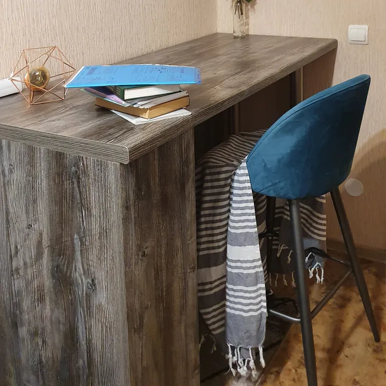 Комната в 3х комнатной квартире для девушки