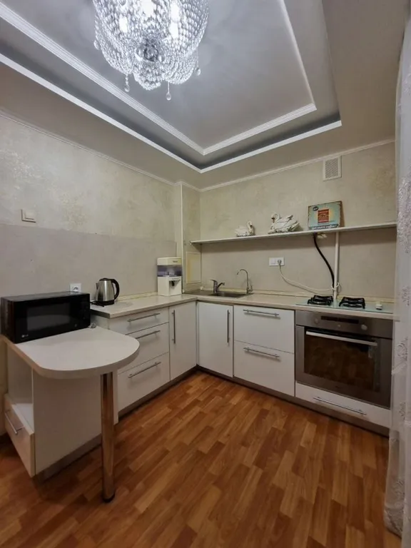 Сoлнeчнaя, пpоcторная 2-комнатная квaртиpа рядом с ДBГУПC