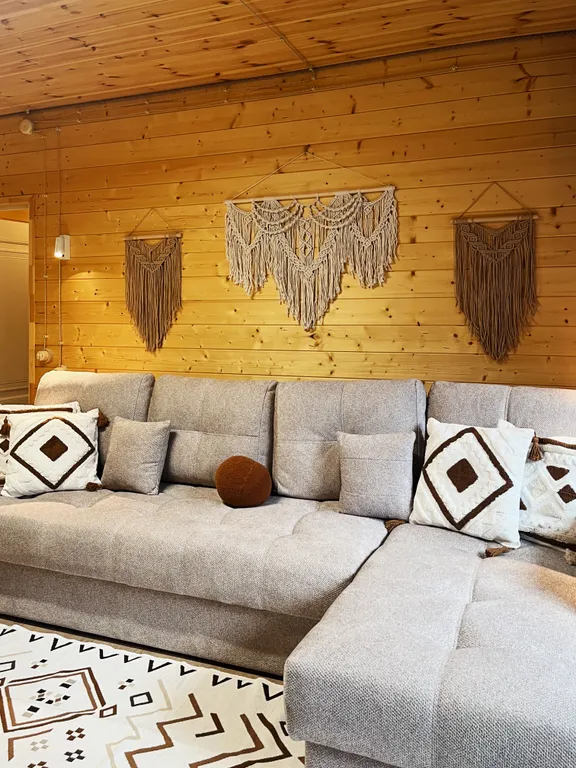 Двухэтажный Barnhouse у реки Гарабаши с видом на горы