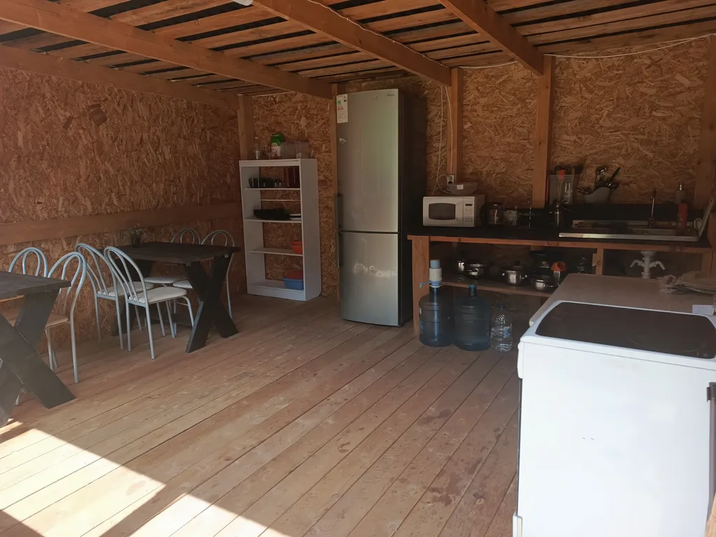 Уютный уединенный домик с видом на горы и реку