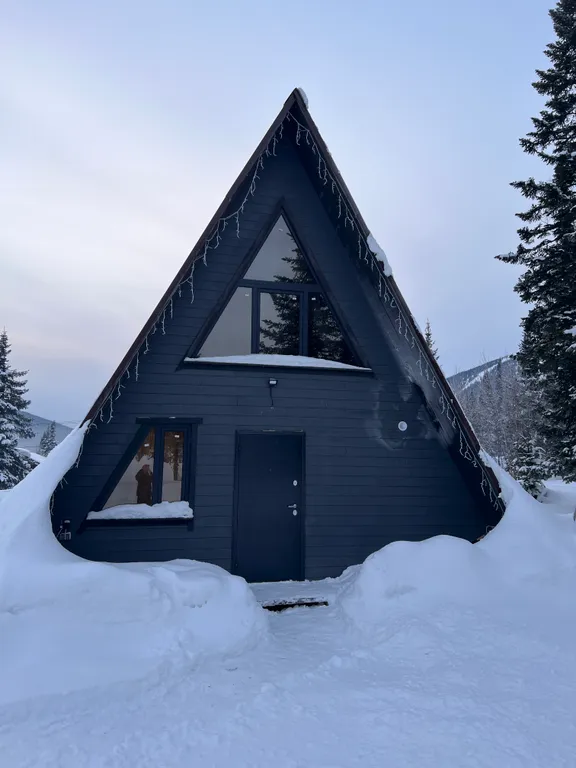 Коттедж Уютный домик с видом на горы — Шерегеш