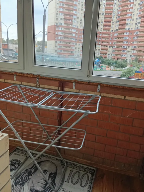 Комната с балконом у метро