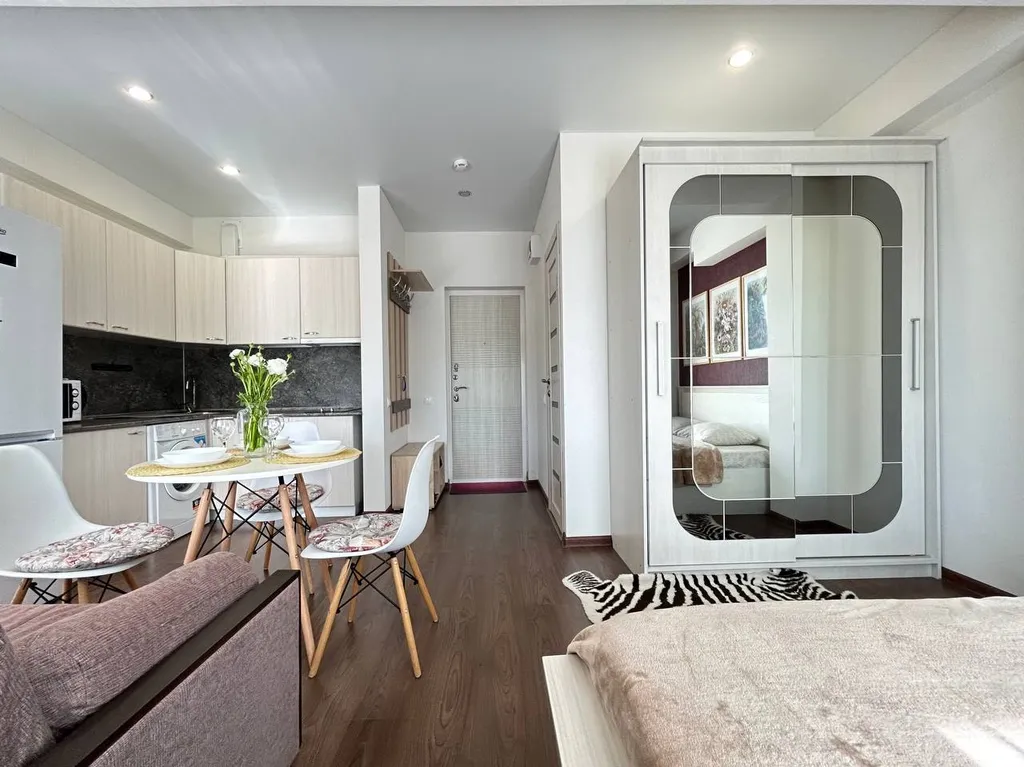 Апартамент с видом на море и горы