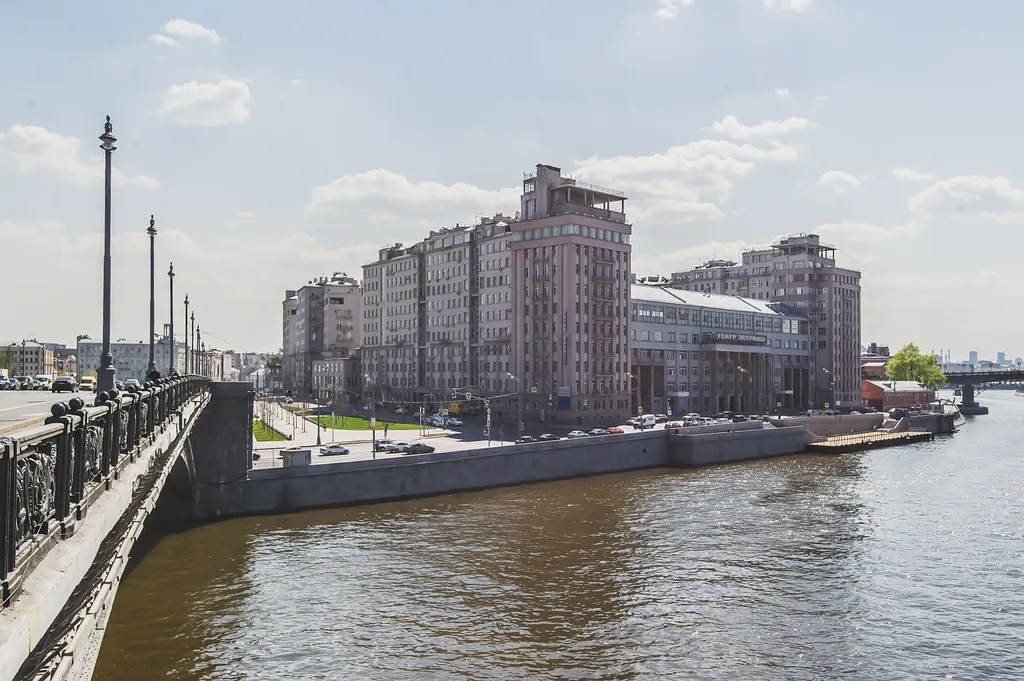 Квартира Квартира Стильная Четверка в Доме на Набережной — Москва