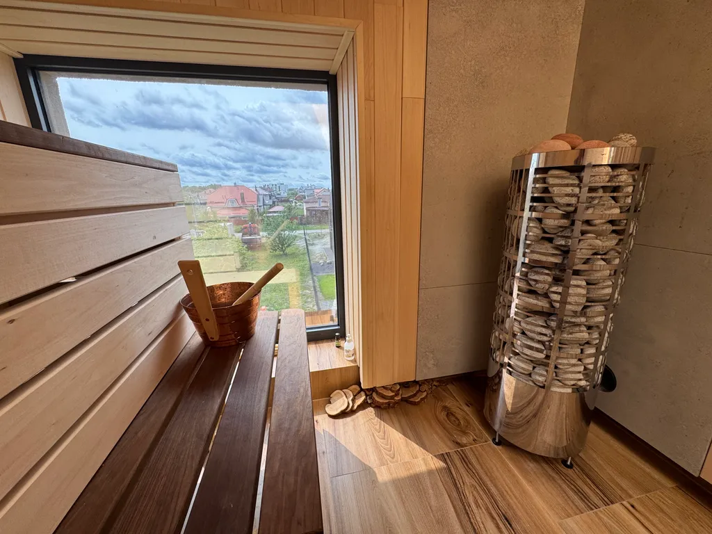 Комната у моря через сосновый бор