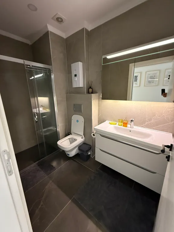 Новая уютная квартира в центре города, на пляже Клеопатра, с бассейном